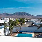 Angelita Villa *